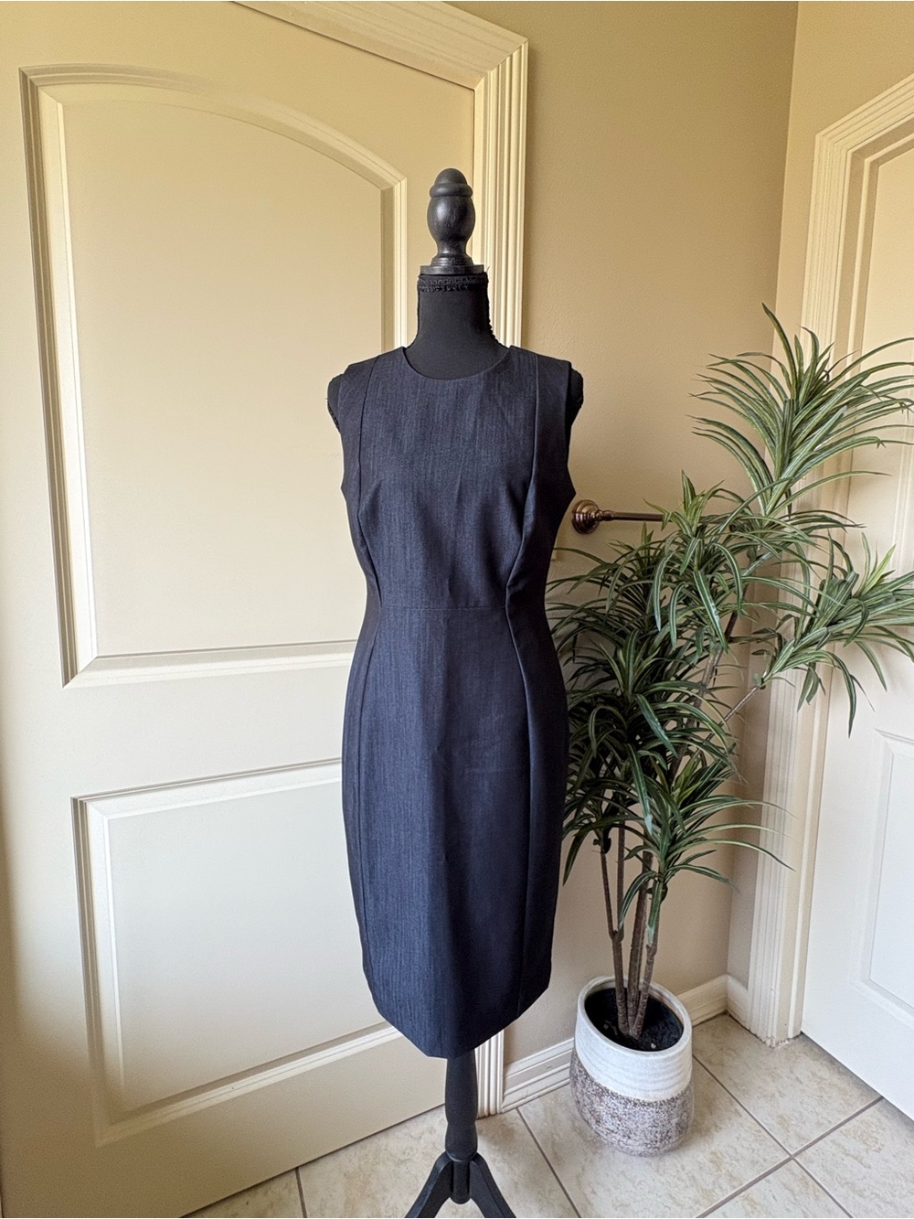 Calvin Klein Midnight Black Sleeveless Sheath Dress Size 6